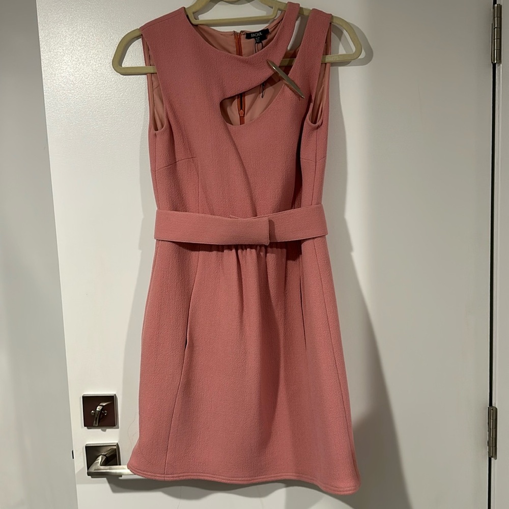 Raoul dress
Stunning cut out